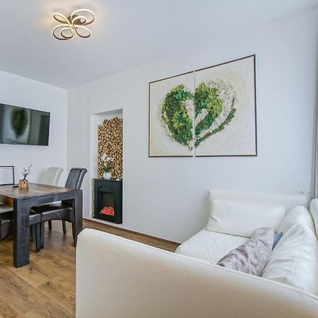 Auszeit Steiraland 8 Mit Ueberdachten Balkon Und Parkplatz Леобен Экстерьер фото